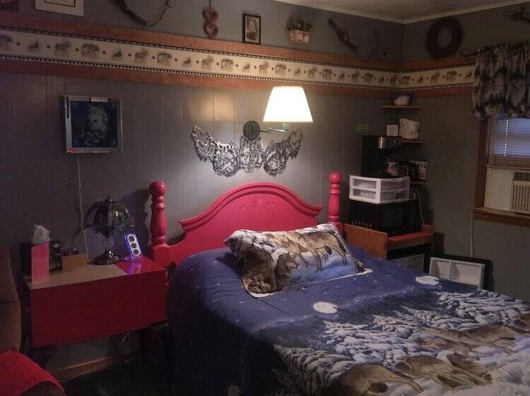 ホテル Birchwood Resort & Campground