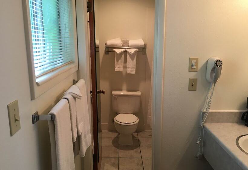 فندق Golden Eagle Inn