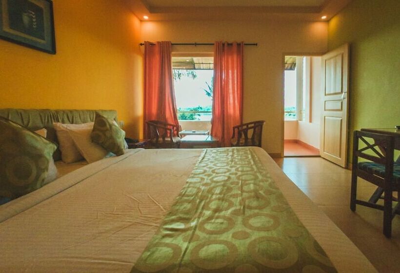 فندق Karapuzha Village Resort