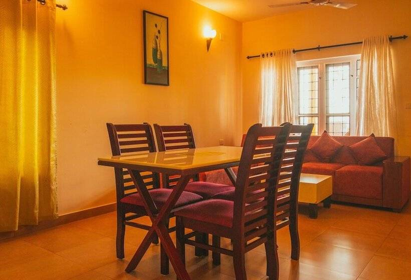 فندق Karapuzha Village Resort