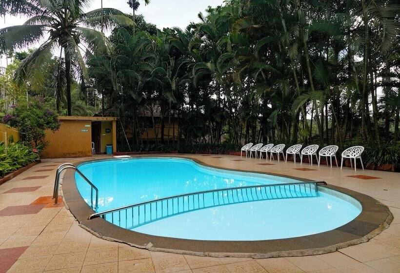 فندق Karapuzha Village Resort