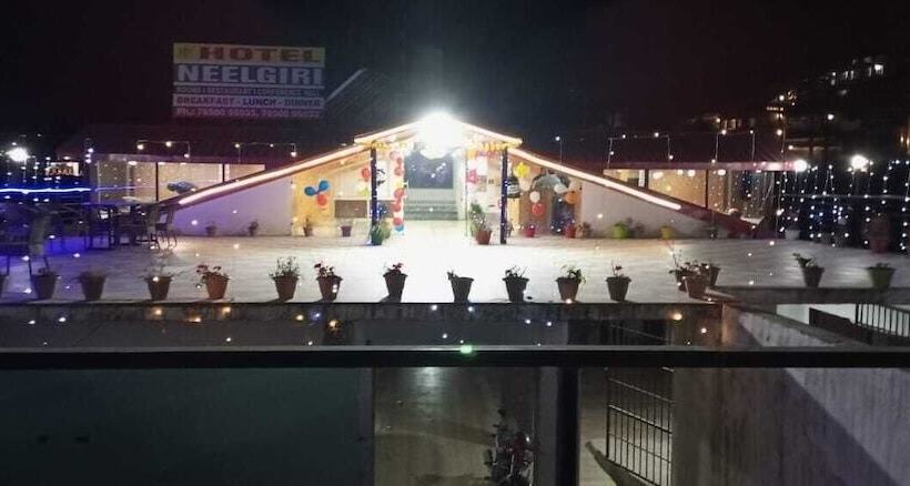 ホテル Neelgiri