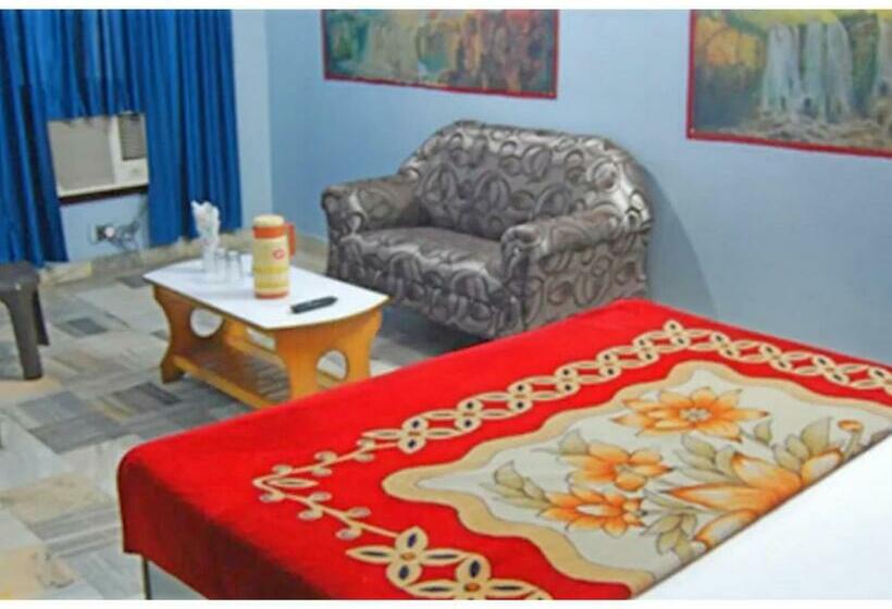 Hotel Parag, Gurdaspur Road, Pathankot