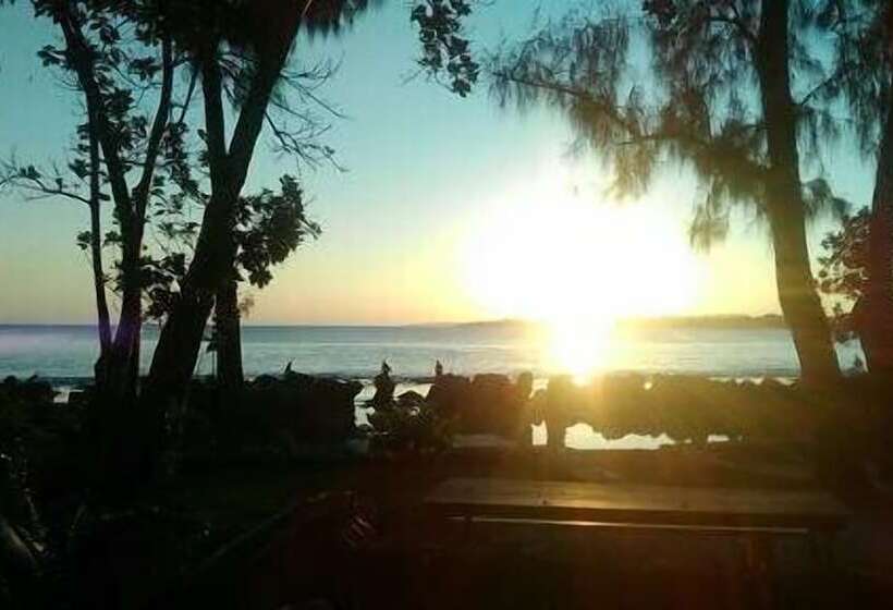 هتل Ripples On The Bay   Adults Only