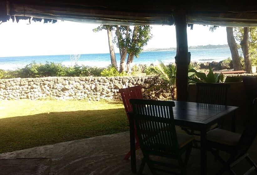 هتل Ripples On The Bay   Adults Only