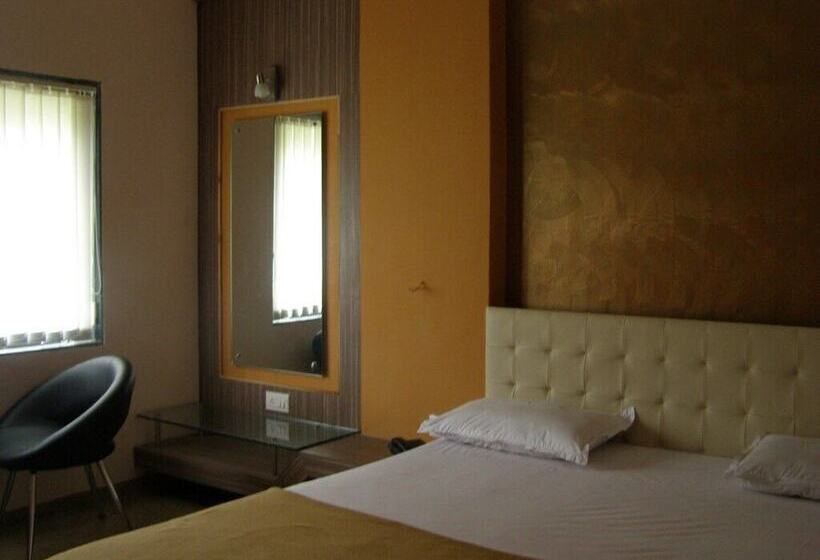 Hotel Sanai Residency