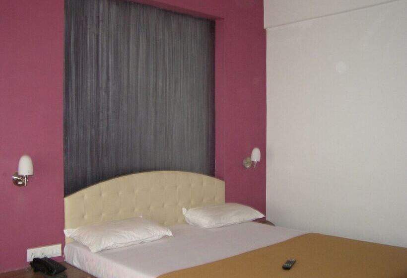 Hotel Sanai Residency