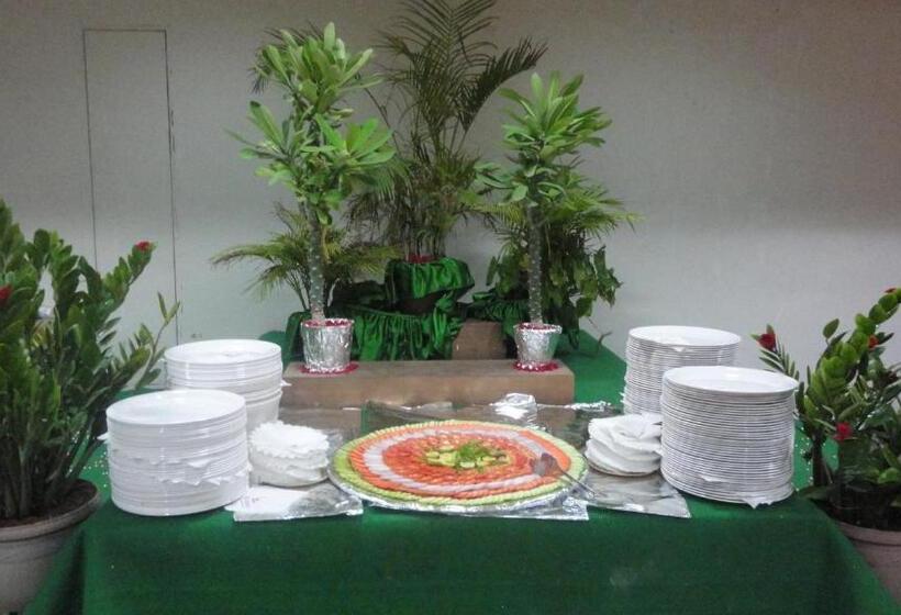 Отель Sanu International