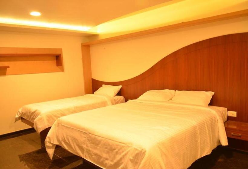 Отель Sanu International