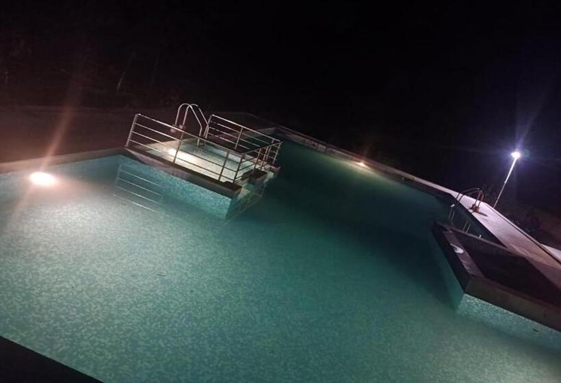 Отель Srishty Garden Resorts