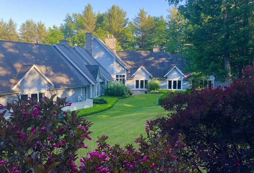 هتل Stone Hill Inn