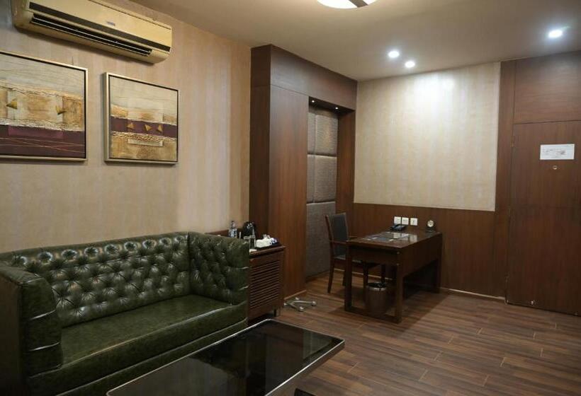 בית מלון כפרי The Central Park