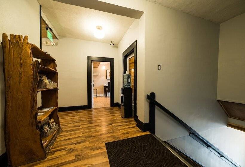 ホテル The Walnut Street Inn