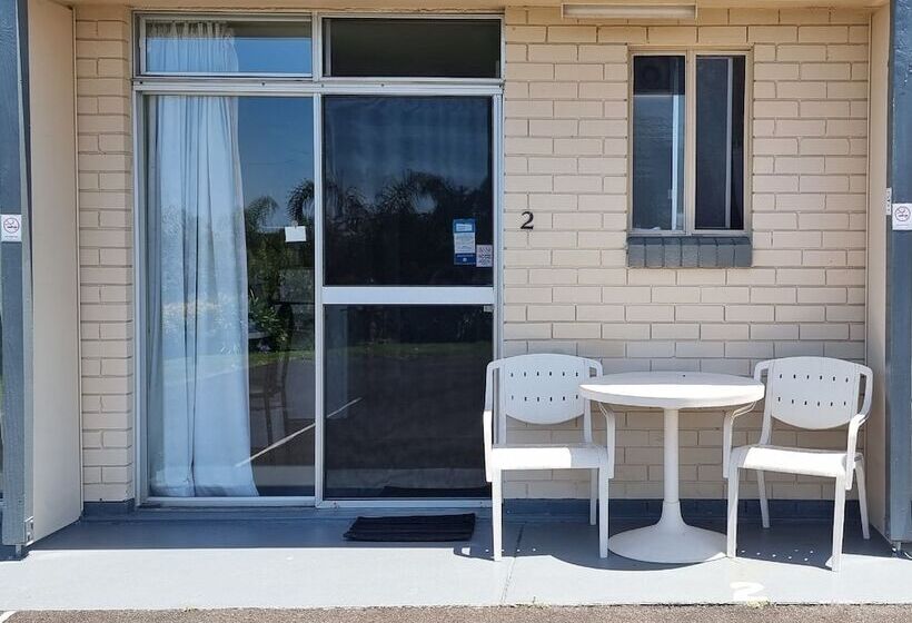 Mollymook Ocean View Motel Rewards Longer Stays  Over 18s Only