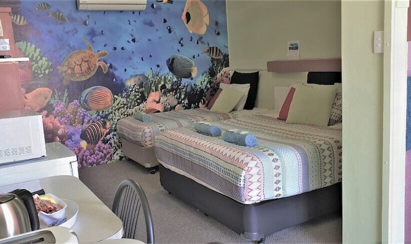 Mollymook Ocean View Motel Rewards Longer Stays  Over 18s Only