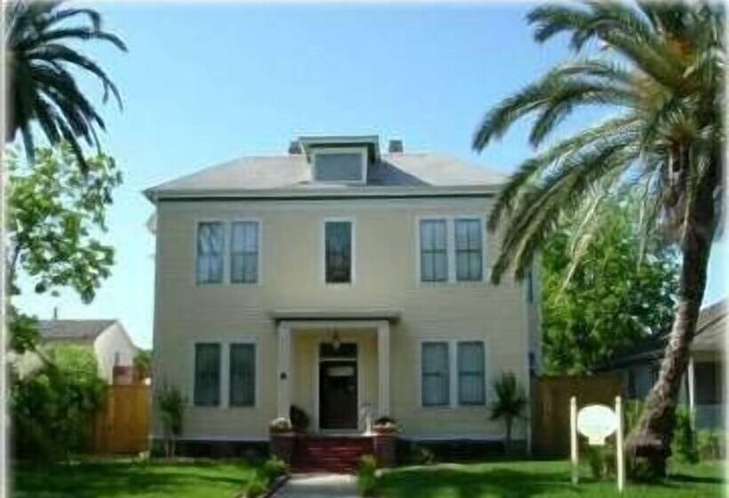 酒店 Coastal Dreams Bed & Breakfast