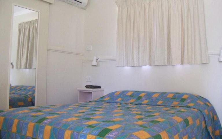 בית מלון כפרי Country Way Motor Inn