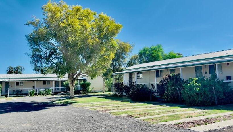 בית מלון כפרי Country Way Motor Inn