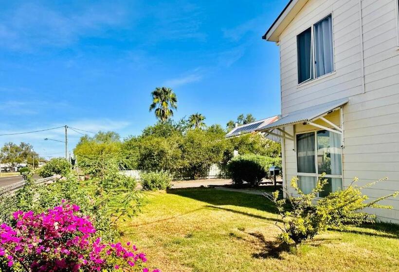 בית מלון כפרי Country Way Motor Inn