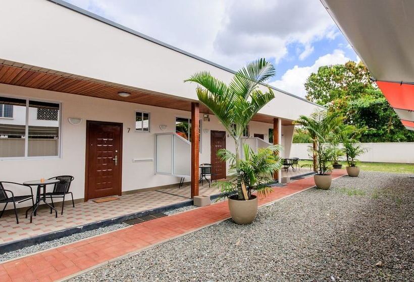 هتل Elementz Apartments