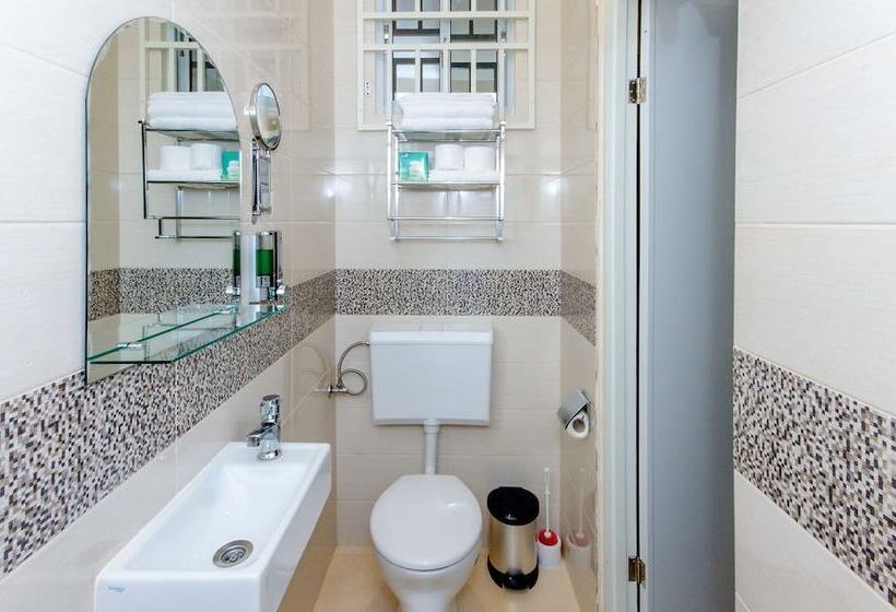 هتل Elementz Apartments