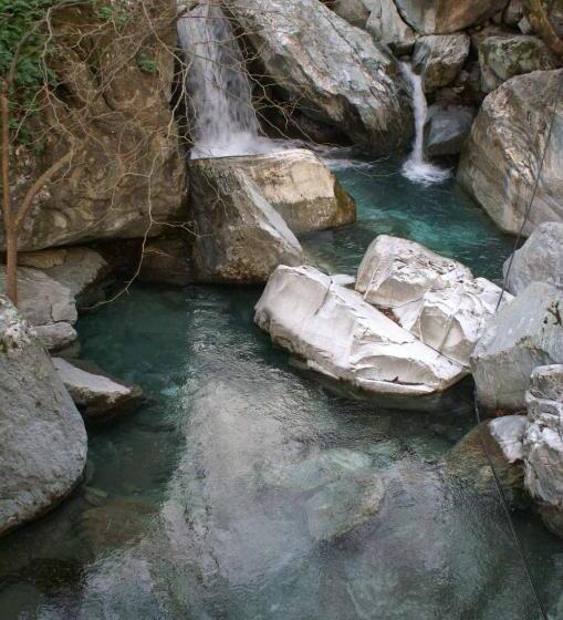 בית מלון כפרי Mountain's Secret