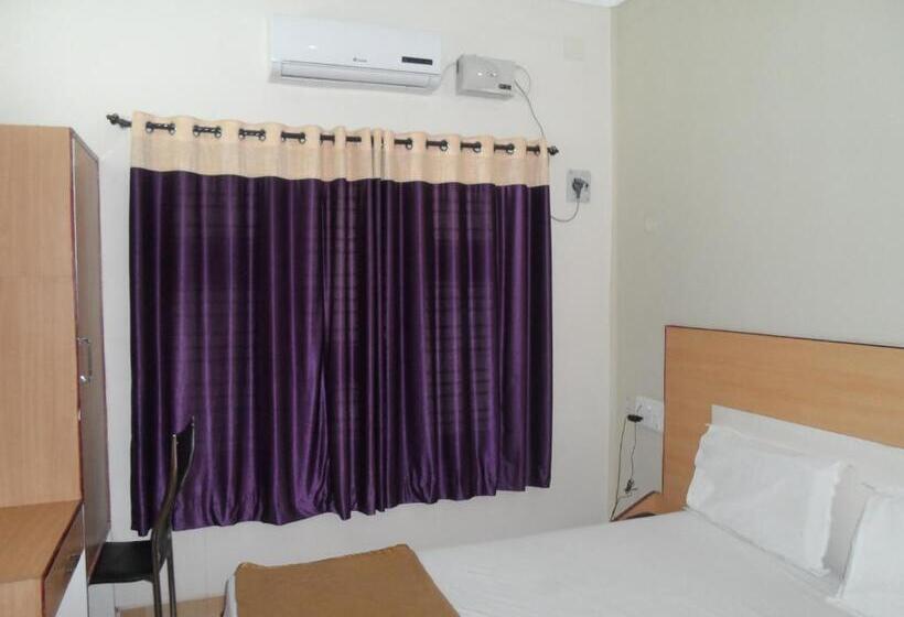 בית מלון כפרי Pasuparthy Residency