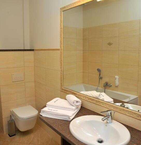 هتل Sandro Silver