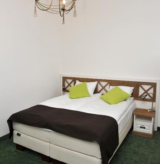 هتل Sandro Silver