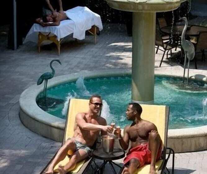 ホテル The Grand Resort And Spa & Worthington All Male