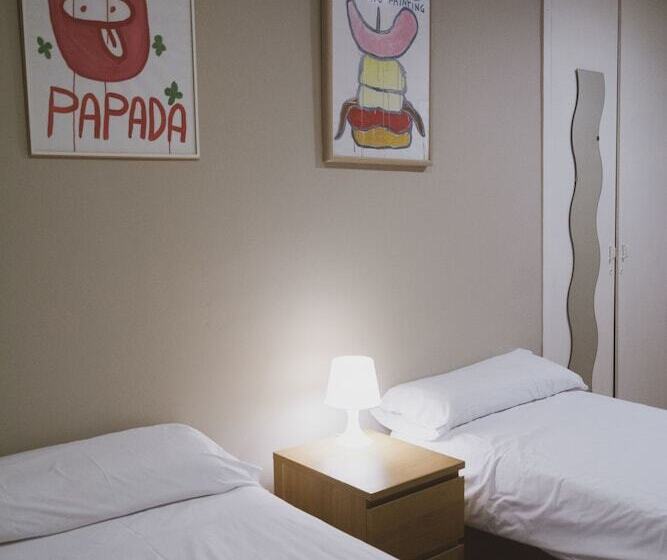 فندق Urban House Hostel