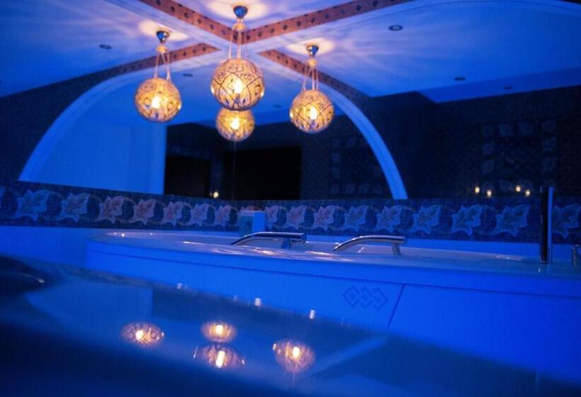 هتل Villa Andalucia Spa & Leisure