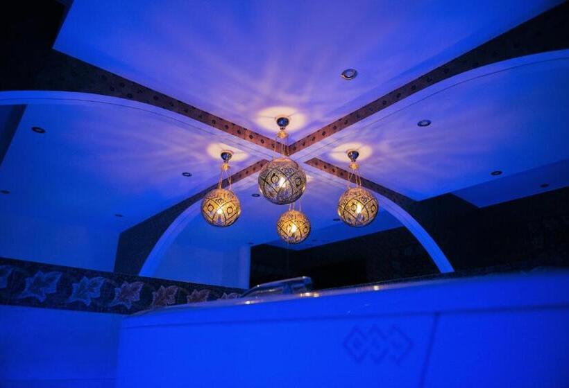 هتل Villa Andalucia Spa & Leisure