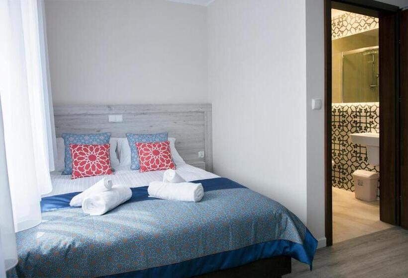 هتل Villa Andalucia Spa & Leisure