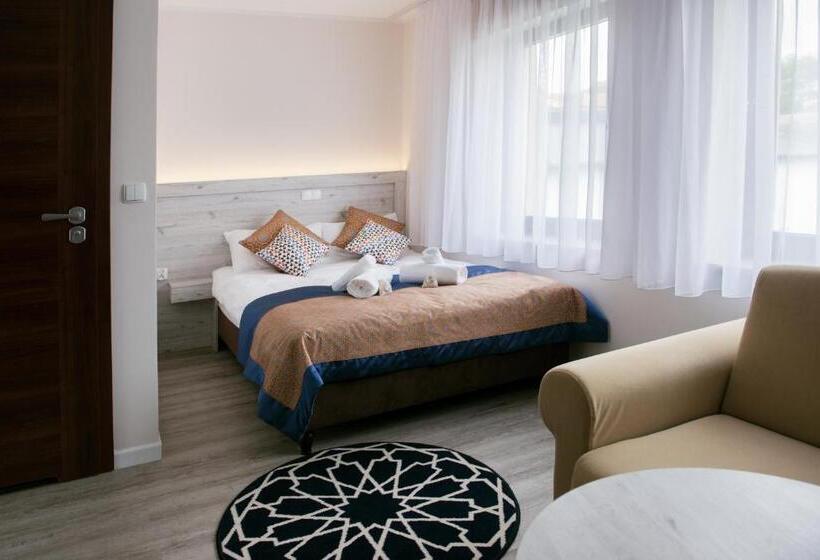 هتل Villa Andalucia Spa & Leisure