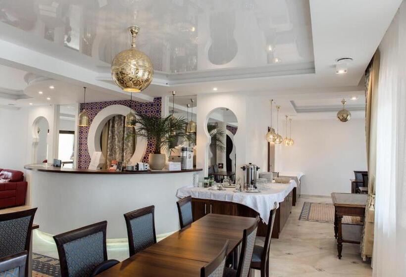 هتل Villa Andalucia Spa & Leisure