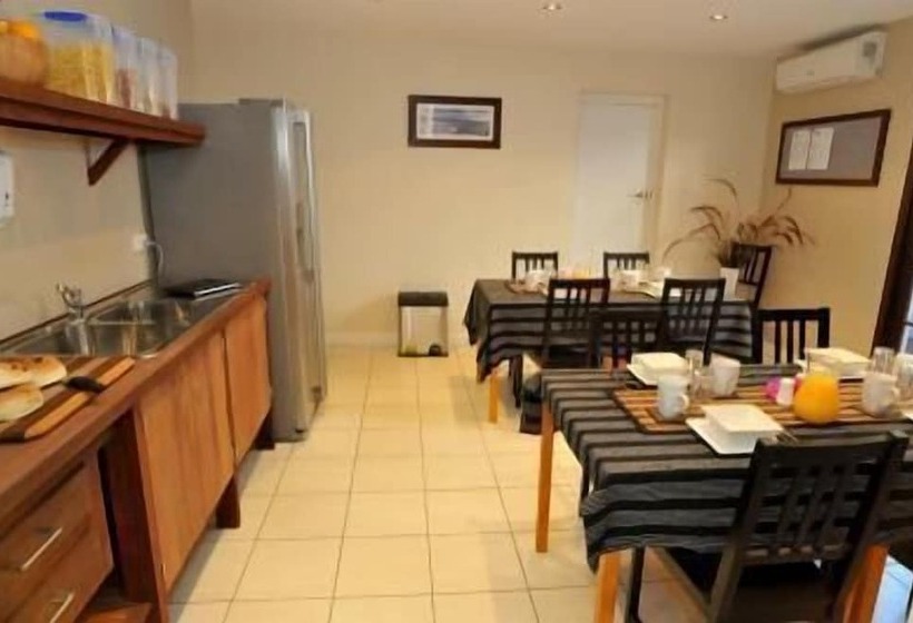 فندق Waikiki Beach Bed & Breakfast