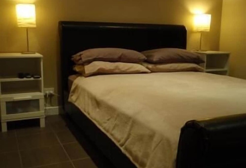 فندق Waikiki Beach Bed & Breakfast