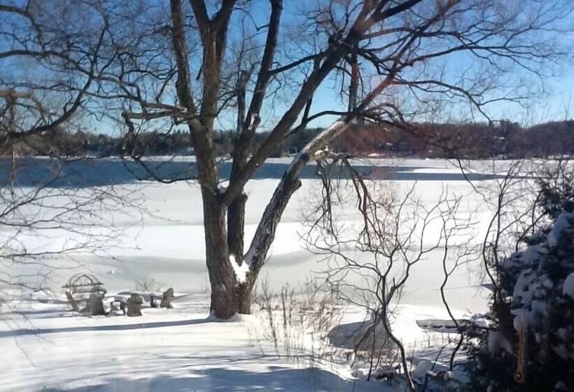 فندق 225 Lakeland Bed And Breakfast