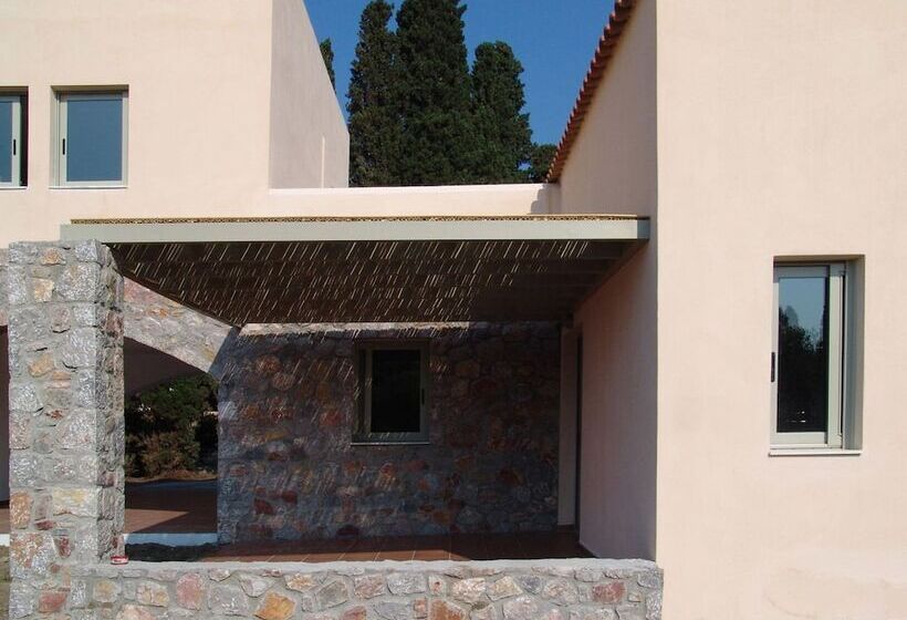 בית מלון כפרי Enalia Gi