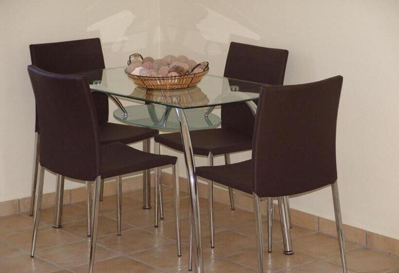 בית מלון כפרי Enalia Gi