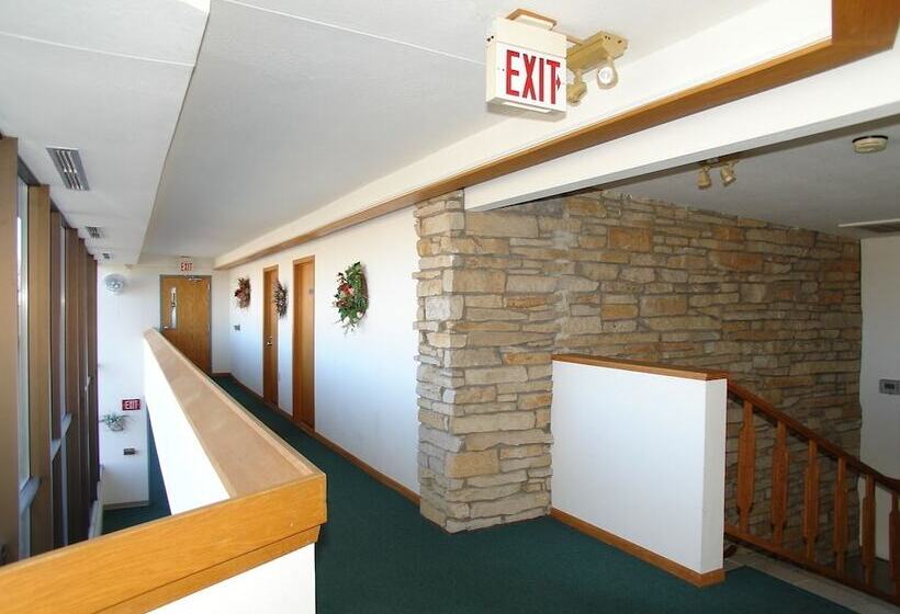 فندق Forty Winks Inn Llc