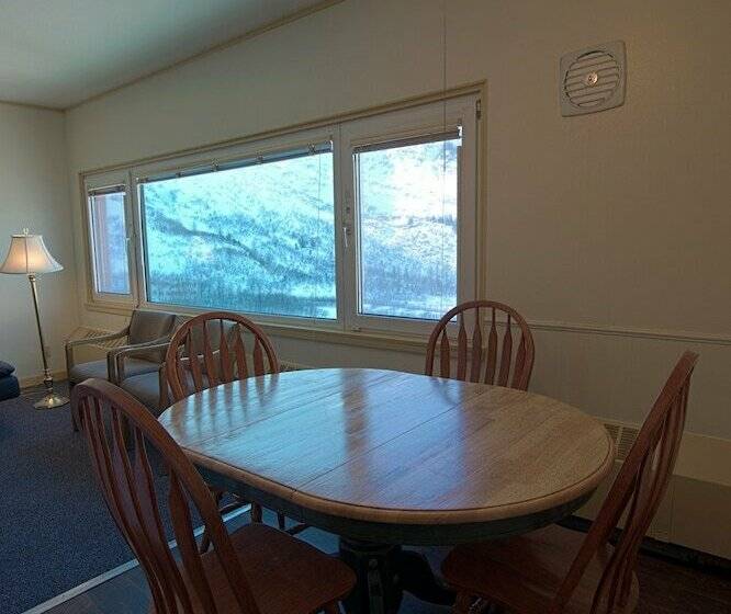 Отель Glacier View Condo Suites