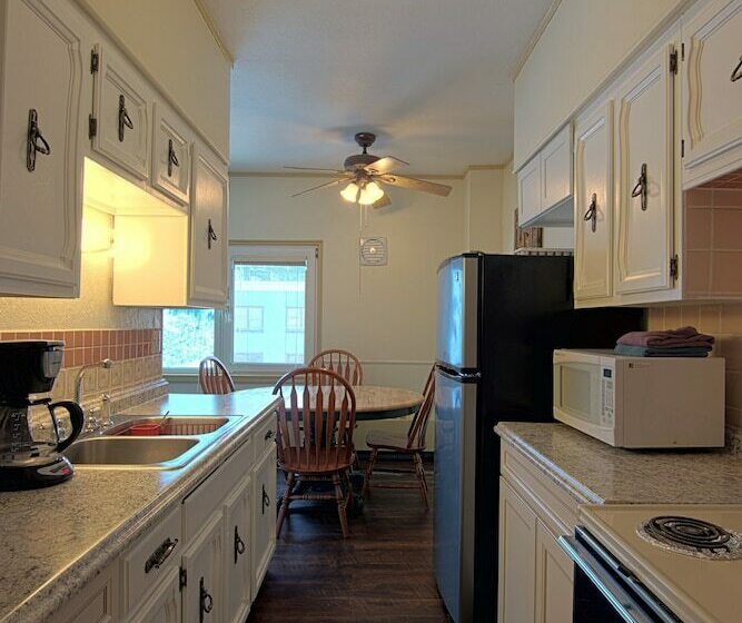 Отель Glacier View Condo Suites