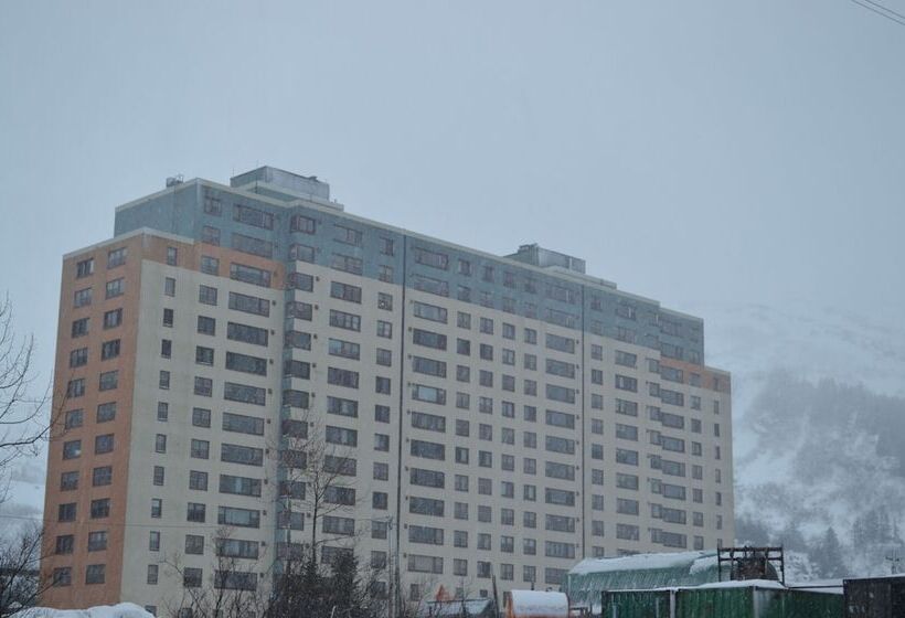 Отель Glacier View Condo Suites