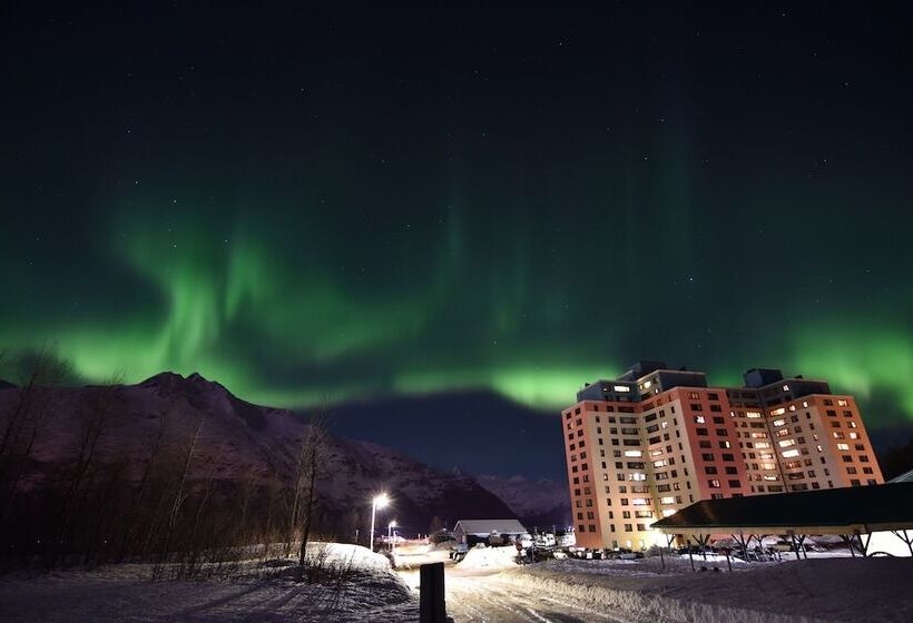 Отель Glacier View Condo Suites