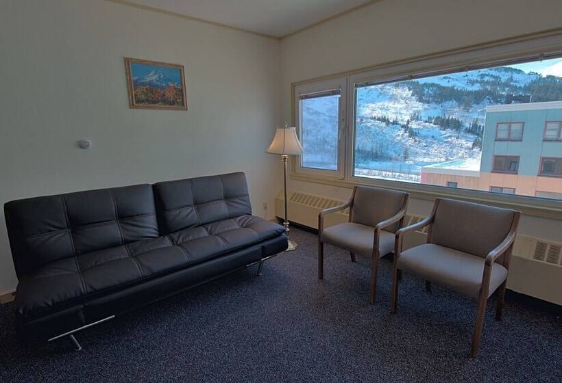 Отель Glacier View Condo Suites