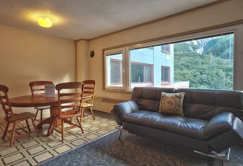 Отель Glacier View Condo Suites