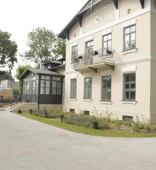 هتل Lawendowy Dworek