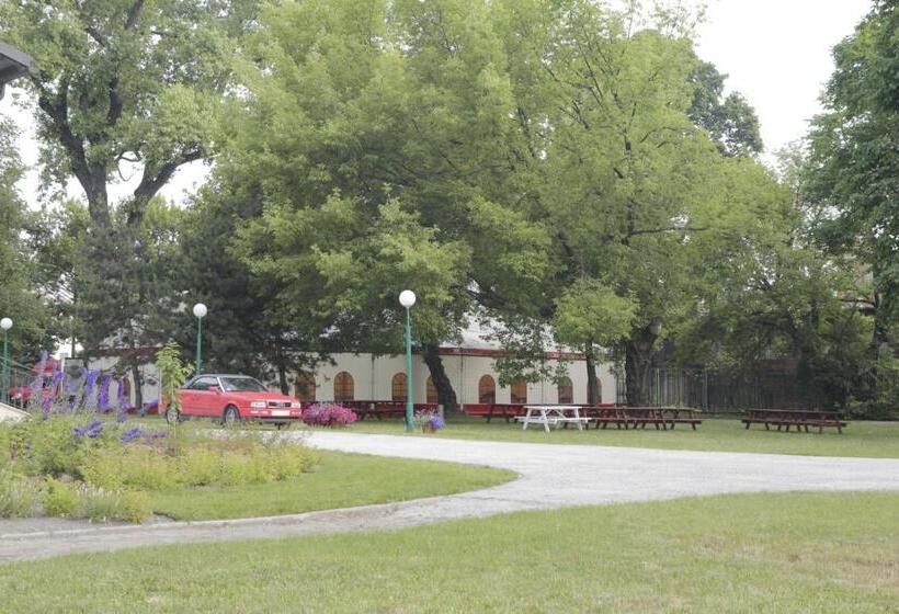 هتل Lawendowy Dworek